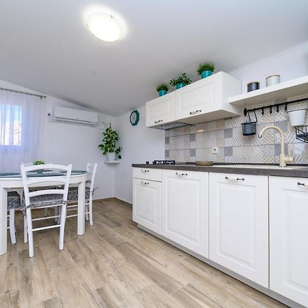 Krcina Holiday Home Cres Εξωτερικό φωτογραφία