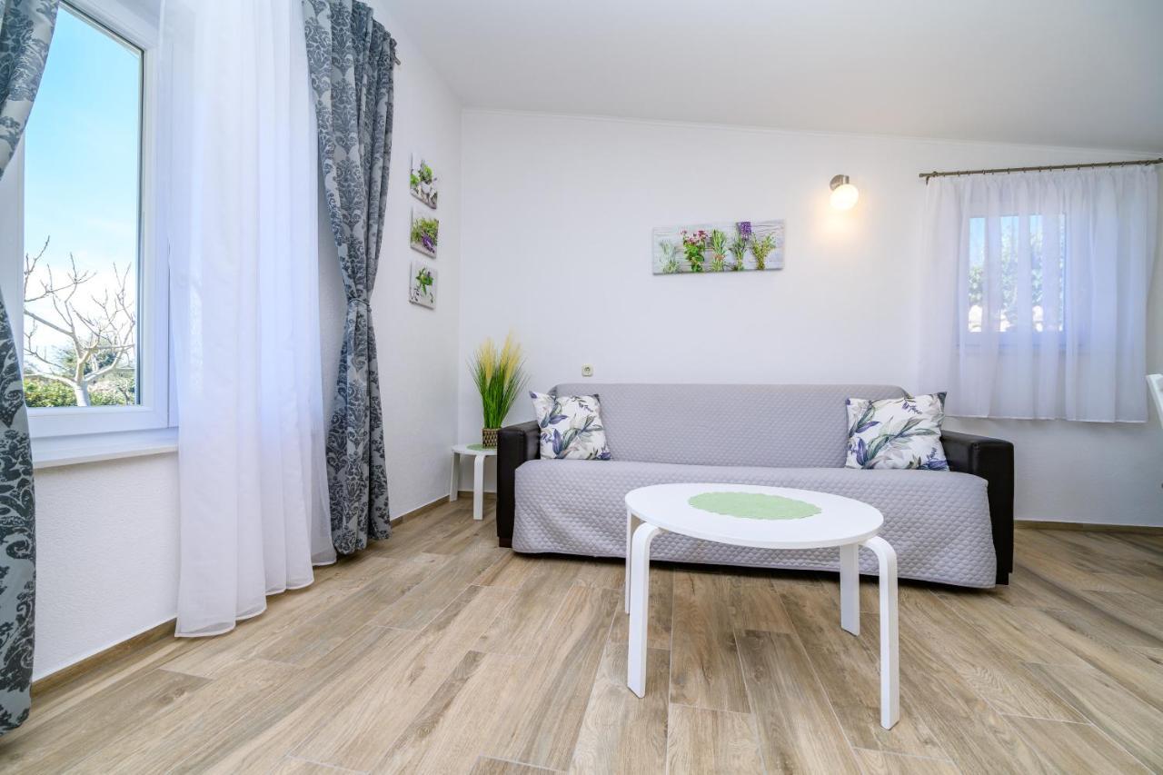 Krcina Holiday Home Cres Εξωτερικό φωτογραφία