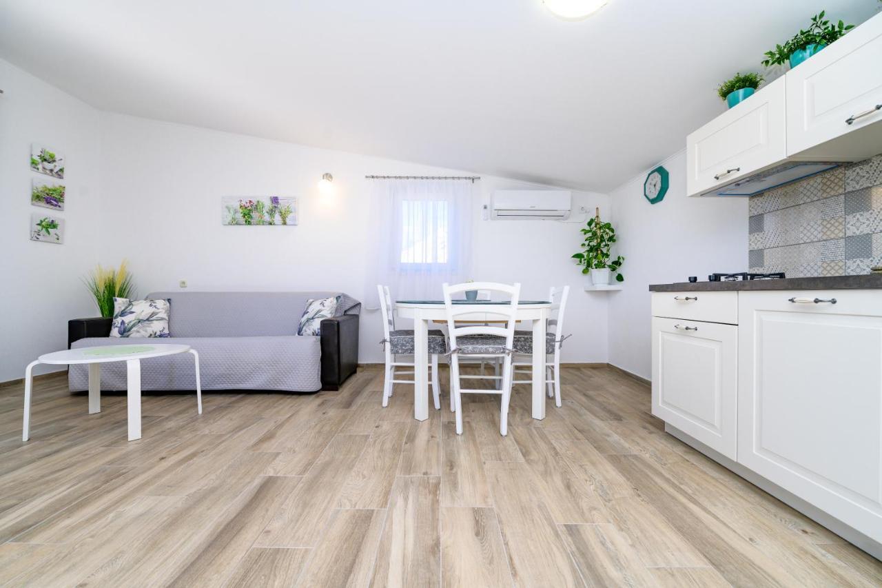 Krcina Holiday Home Cres Εξωτερικό φωτογραφία